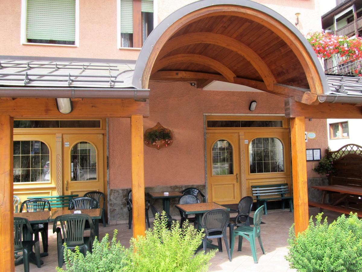 Green Base Hotel B&B Male Bagian luar foto