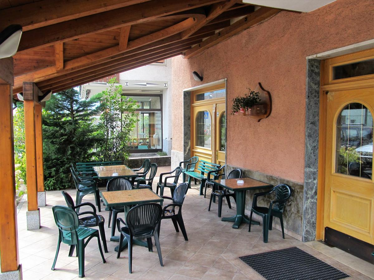 Green Base Hotel B&B Male Bagian luar foto